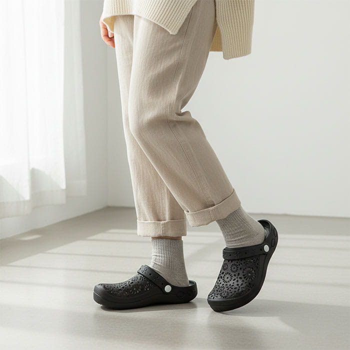 Ladies clogs, GOLD STAR, 36-39, Black, PVC, Clogs, For Women