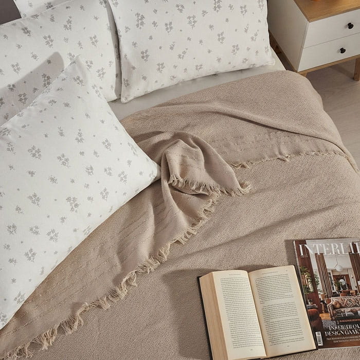 Lenjerie de pat, IRINA HOME, 4 piese, 240x260cm, 200x230cm, 50x70cm, Satin, Crem, Double Size, Turcia, 240x260cm