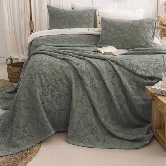Set cuvertura cu fete de perna, SAHESER, 3 piese, 240x260cm, 50x70cm, Bumbac, Verde